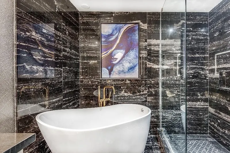Azur Legacy Collection Hotel Vancouver